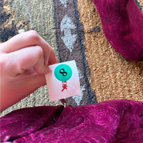 NWT Zigi Soho Nydia Velvet Floral Embossed Block Heel Ankle Boots Wine size 8 - Picture 4 of 4